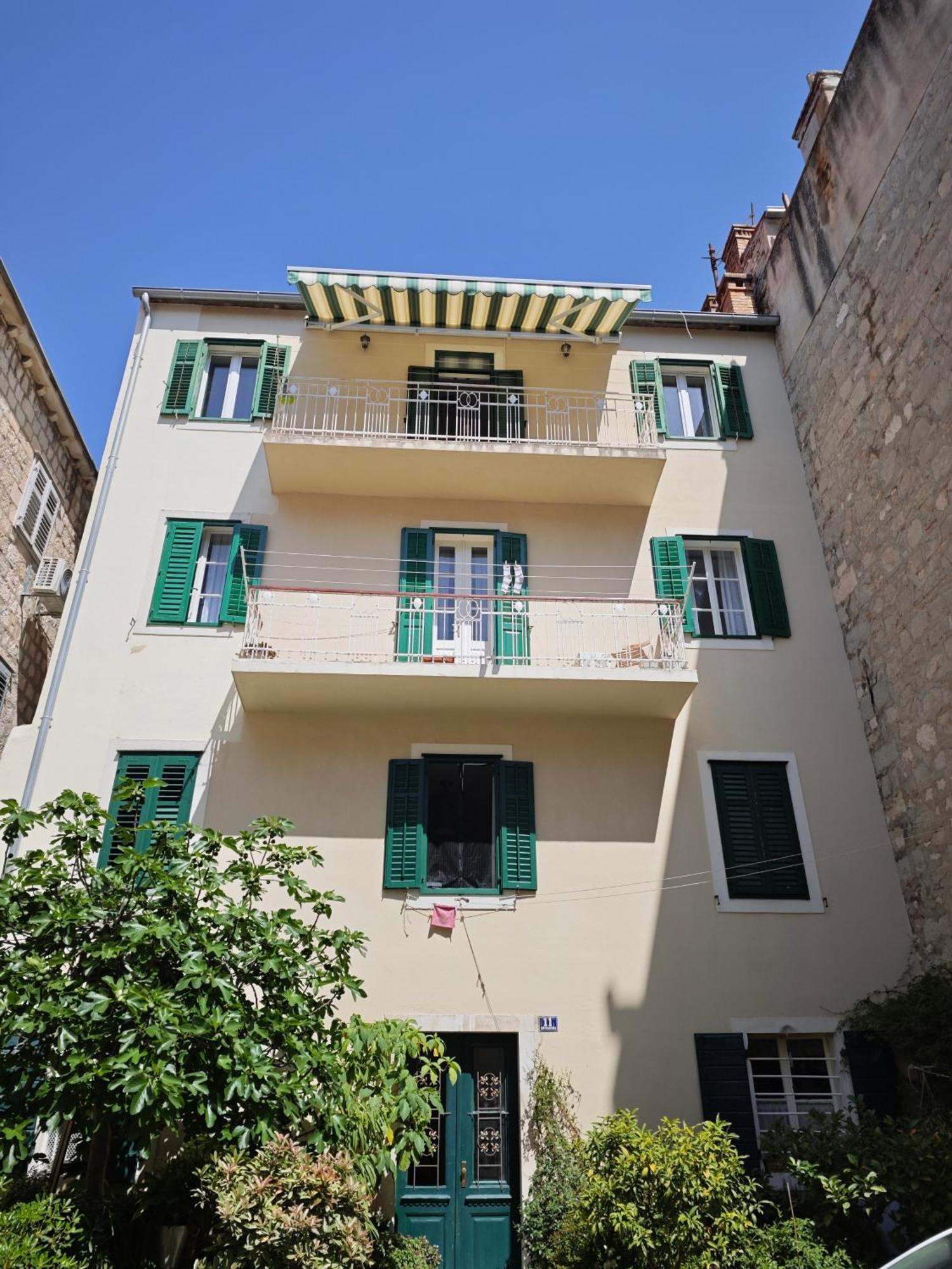 Apartment Central Old Town With Private Indoor Garage Parking Split Buitenkant foto