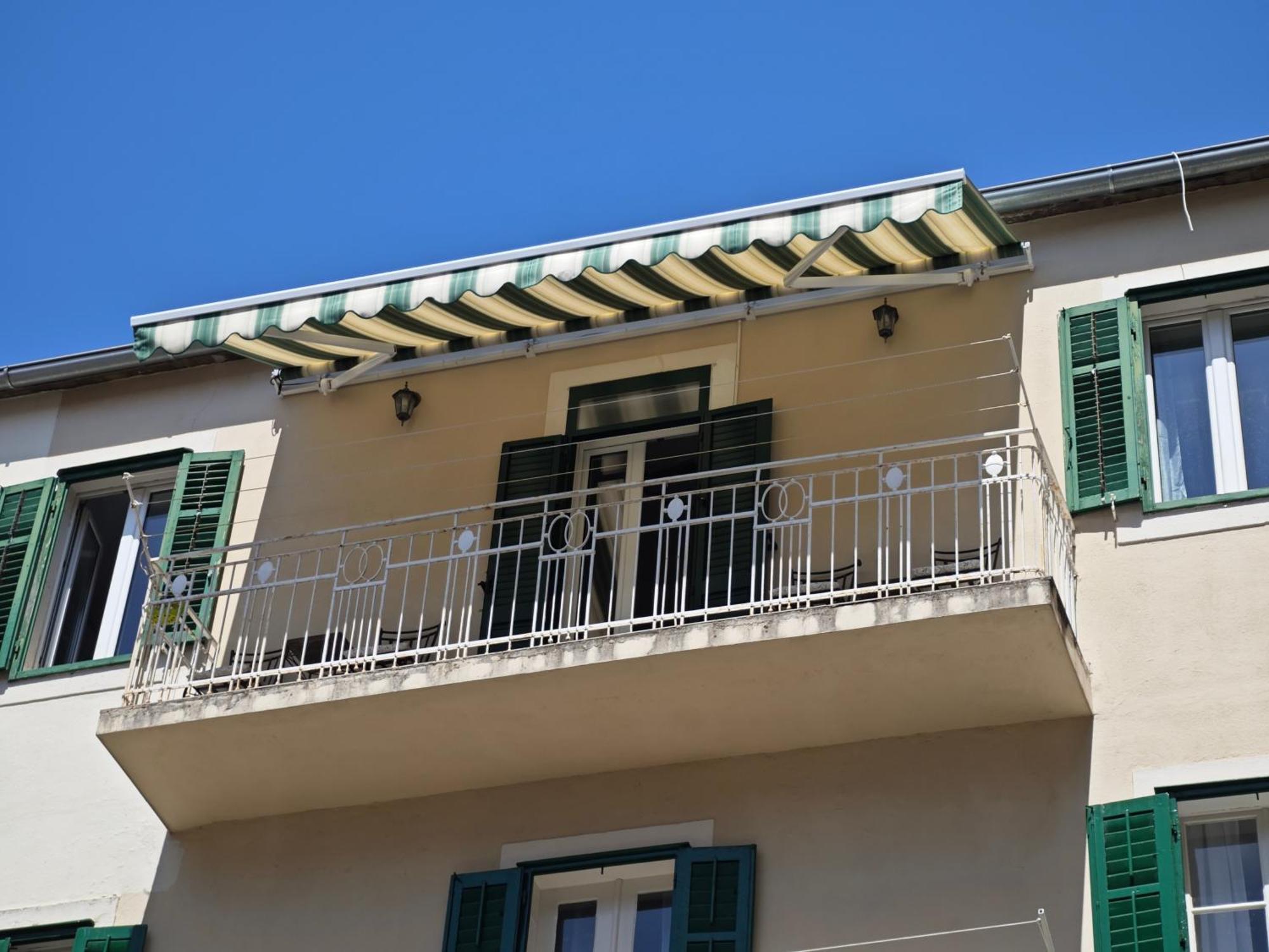 Apartment Central Old Town With Private Indoor Garage Parking Split Buitenkant foto