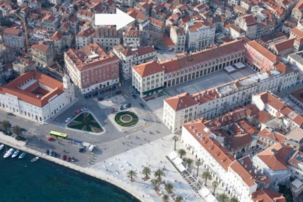 Apartment Central Old Town With Private Indoor Garage Parking Split Buitenkant foto